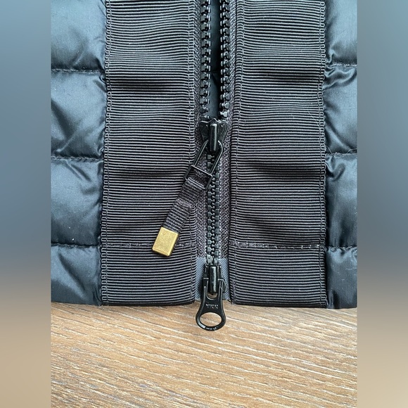 J McLaughlin Lightweight Down Puffer, size small - Picture 7 of 11